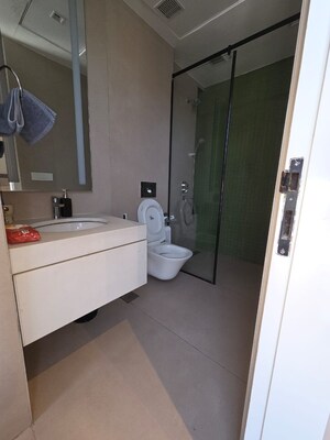Attached Bathroom in 4 BHK Builder Floor at DLF Royale Residences, Dlf Phase I – for Rent
