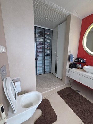 Balcony in 4 BHK Builder Floor at DLF Royale Residences, Dlf Phase I – for Rent