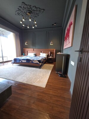 Bedroom in 4 BHK Builder Floor at DLF Royale Residences, Dlf Phase I – for Rent