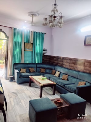 2 BHK Builder Floor For Rent in Sector 15