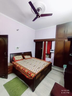 Bedroom in 2 BHK Builder Floor at Sector 15 – for Rent
