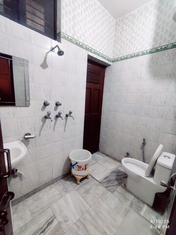 Bathroom in 2 BHK Builder Floor at Sector 15 – for Rent
