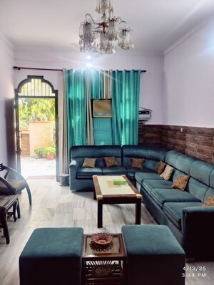 Living Room in 2 BHK Builder Floor at Sector 15 – for Rent