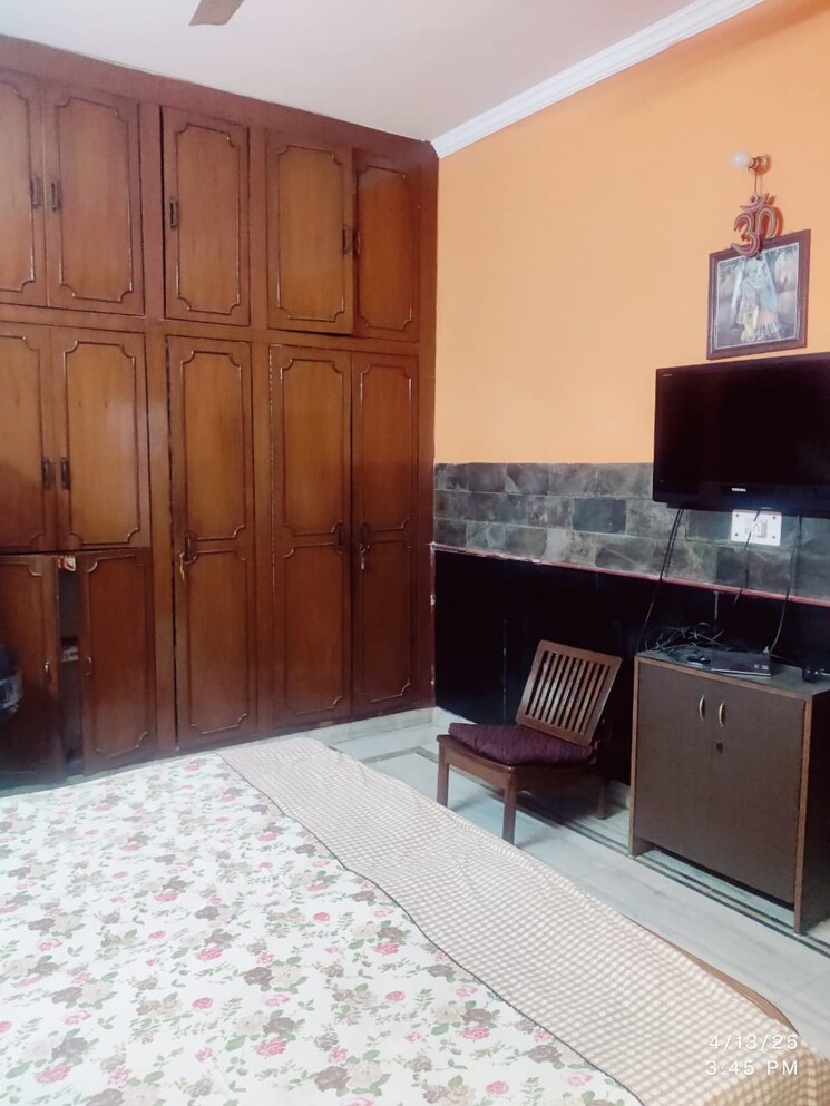 Bedroom, sector 15 2 Bedroom 1500 Sq.Ft. Builder Floor In Sector 15 Gurgaon 9420322