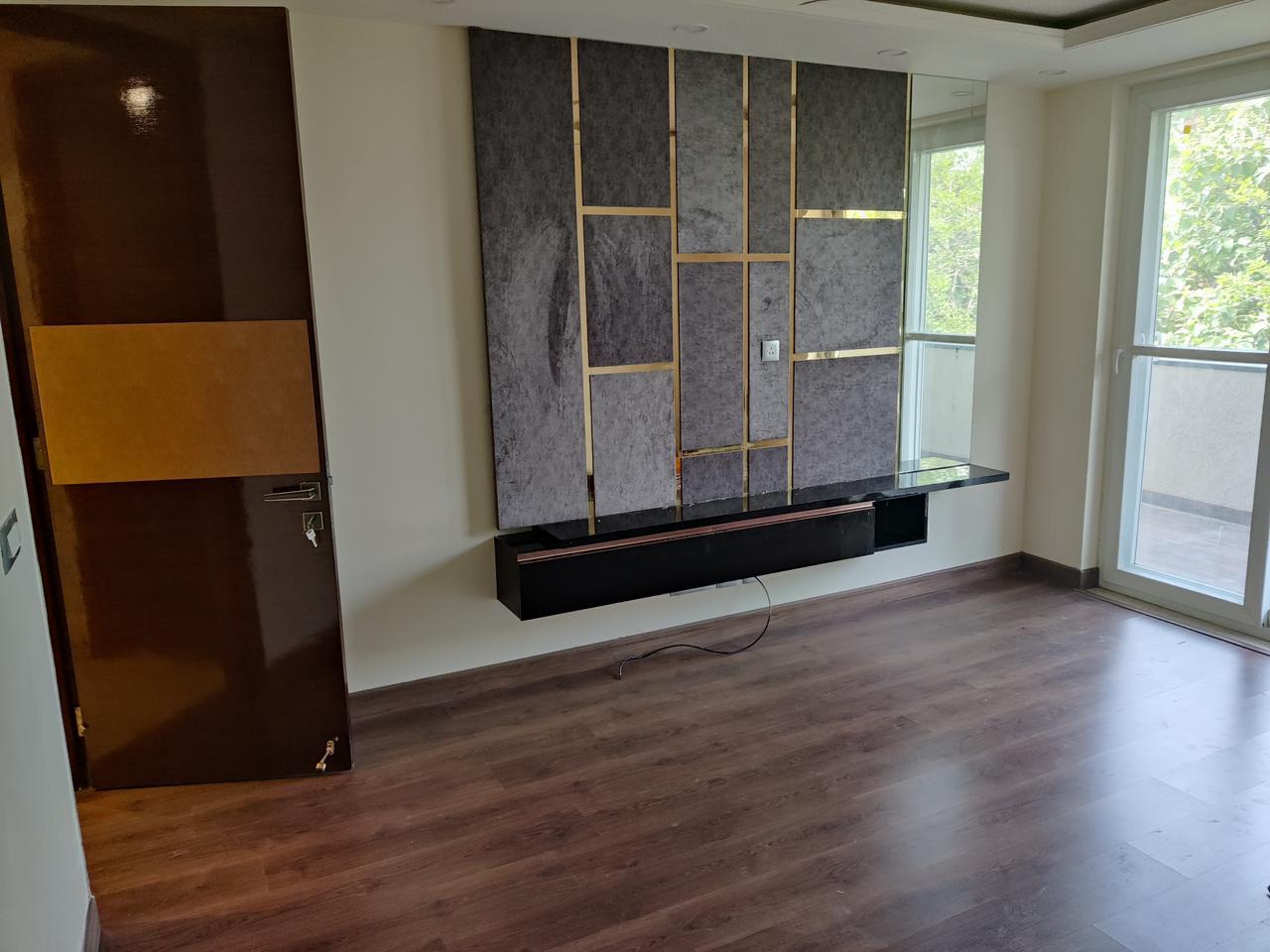 3 BHK + Servant Room Builder Floor For Rent in Sushant Vyapaar Kendra