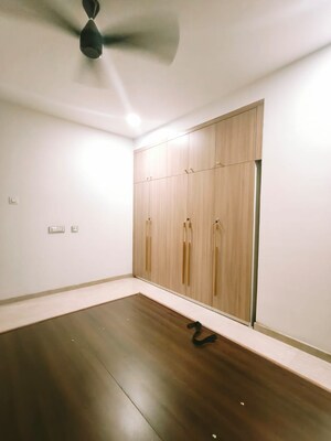 Room in 3 BHK Apartment at Mayfair JVPD 1, Vile Parle West – for Rent