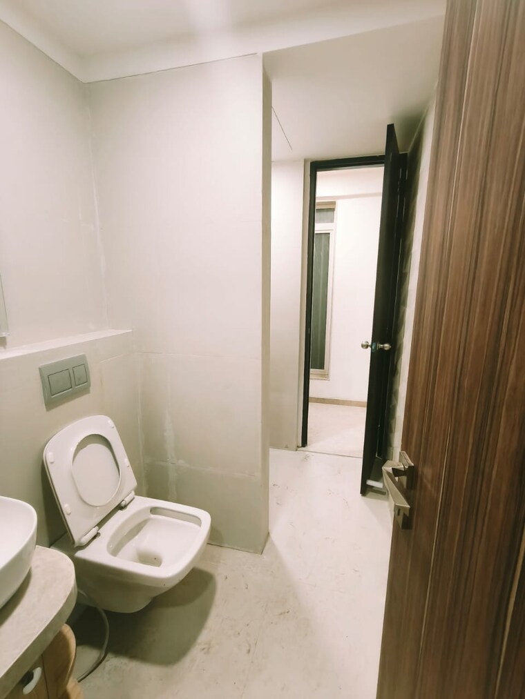 Bathroom, mayfair-jvpd-1 3 Bedroom 1200 Sq.Ft. Apartment In Vile Parle West Mumbai 9420339