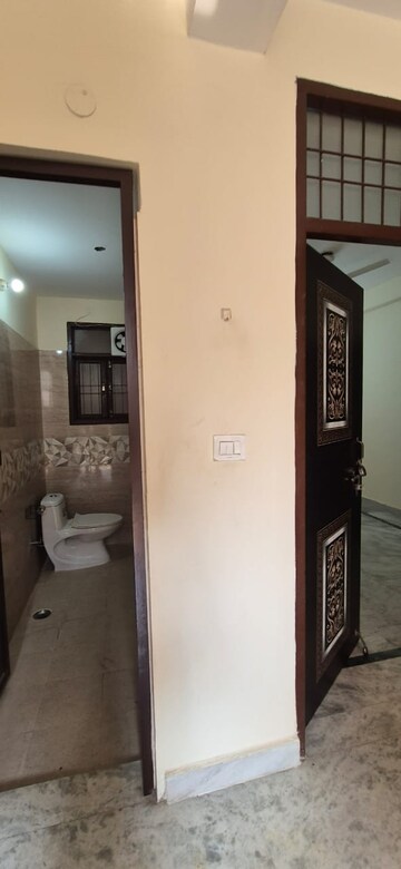 Attached Bathroom in 1 BHK Apartment at Palm Residency Chhatarpur, Chattarpur – for Rent
