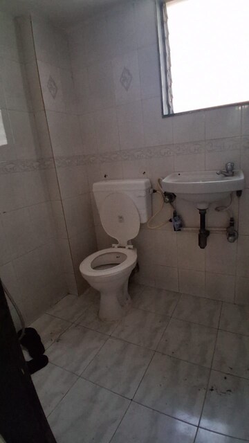 Bathroom in 2 BHK Apartment at Airoli Sector 20 – for Rent