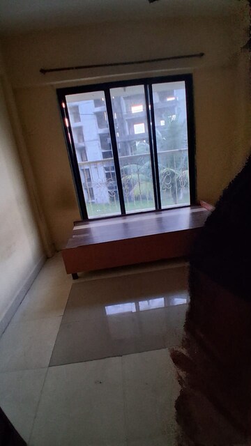 Room in 2 BHK Apartment at Airoli Sector 20 – for Rent