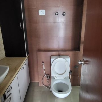 Bathroom in 2.5 BHK Apartment at Mahagun Moderne, Sector 78 – for Rent