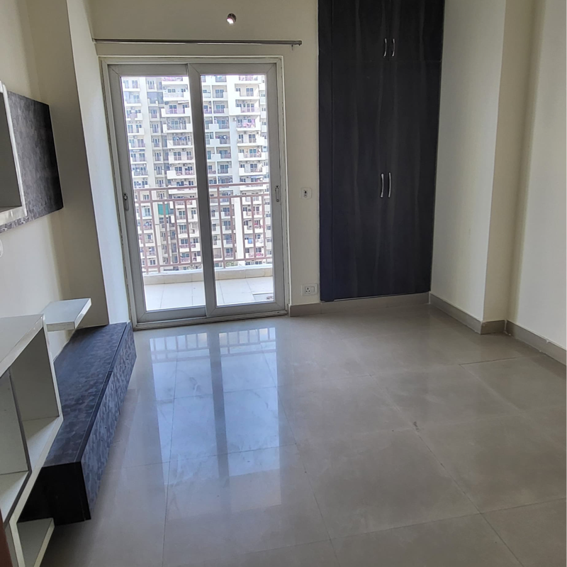 2.5 BHK + Study Room 1250 Sq.Ft. Apartment in Mahagun Moderne