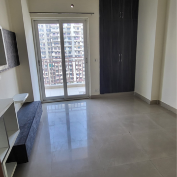 2.5 BHK Apartment For Rent in Mahagun Moderne, Sector 78