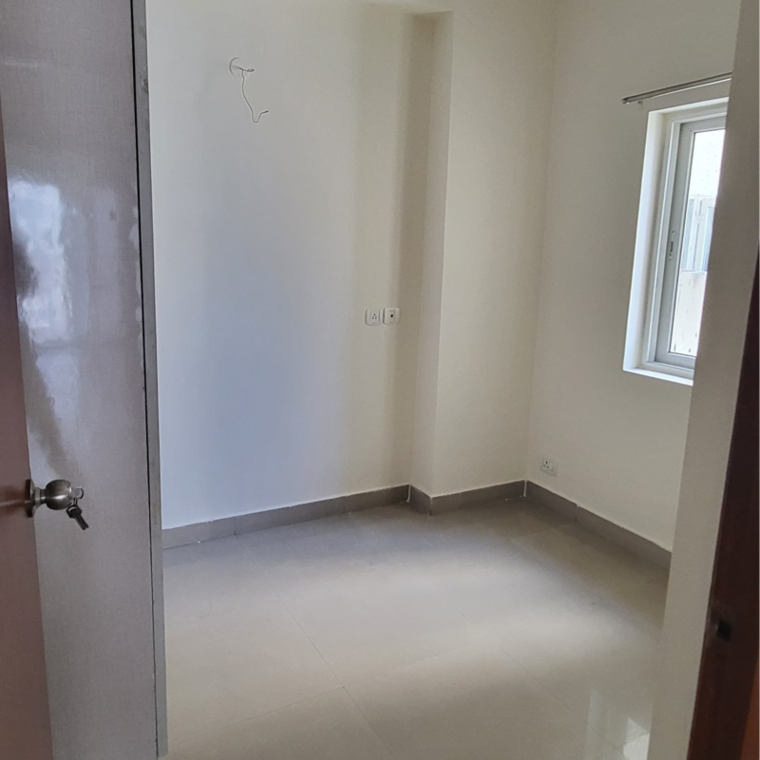 Room, mahagun-moderne 2.5 Bedroom 1250 Sq.Ft. Apartment In Sector 78 Noida 9420365