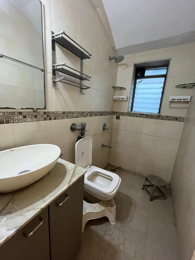Bathroom, versoville-apartment 2 Bedroom 780 Sq.Ft. Apartment In Andheri West Mumbai 9420383