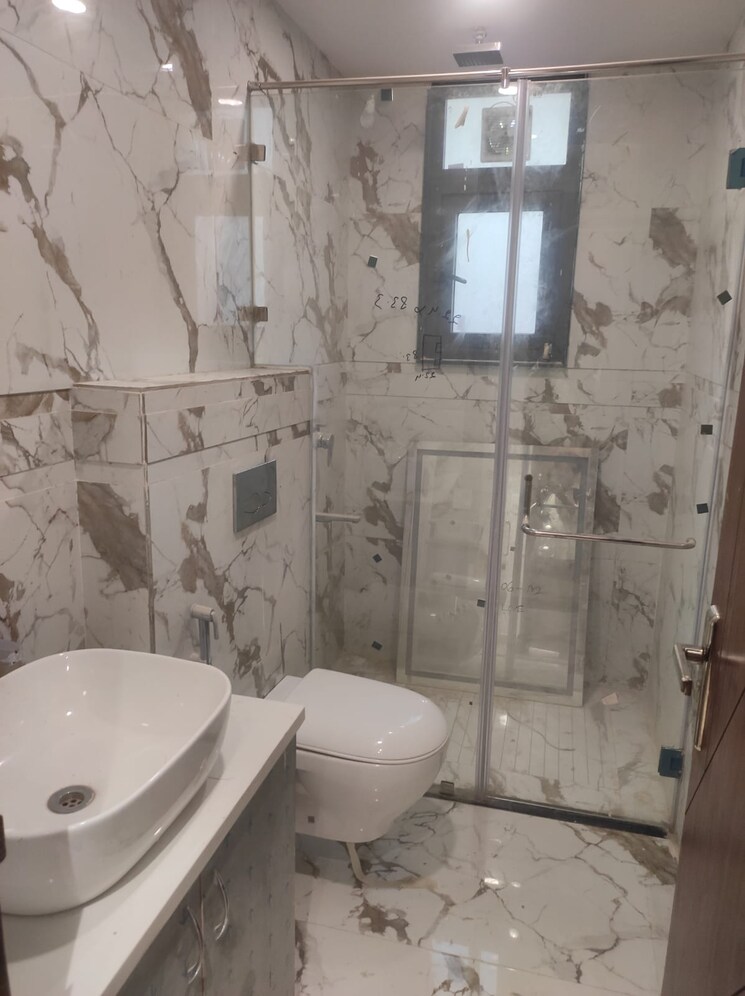 Bathroom, ss-mayfield-gardens 4 Bedroom 2400 Sq.Ft. Builder Floor In Sector 51 Gurgaon 9420425