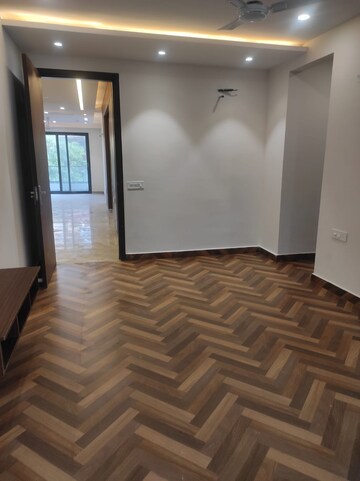 Room in 4 BHK Builder Floor at SS Mayfield Gardens, Sector 51 – for Rent