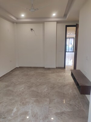 Room in 4 BHK Builder Floor at SS Mayfield Gardens, Sector 51 – for Rent