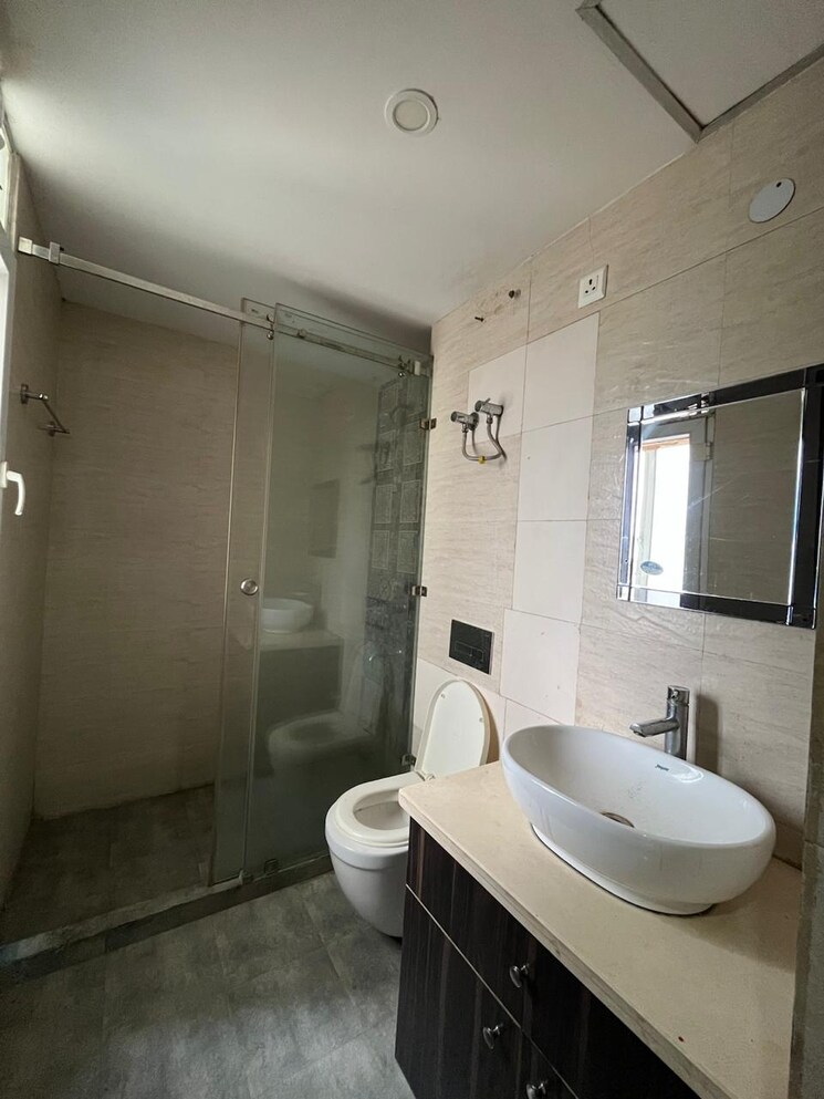 Bathroom, ss-mayfield-gardens 4 Bedroom 2400 Sq.Ft. Builder Floor In Sector 51 Gurgaon 9420425