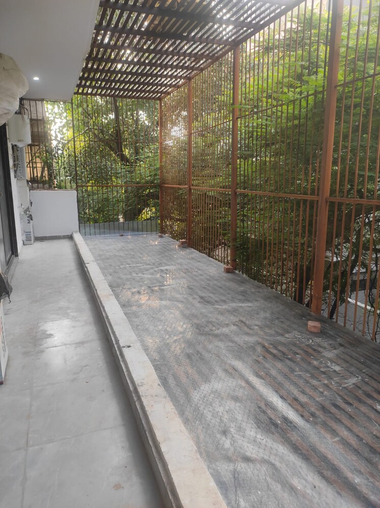 Balcony, ss-mayfield-gardens 4 Bedroom 2400 Sq.Ft. Builder Floor In Sector 51 Gurgaon 9420425