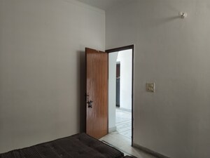 Room in 2 BHK Builder Floor at Ashoka Enclave Faridabad, Sector 34 – for Rent