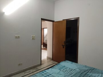 Room in 2 BHK Builder Floor at Ashoka Enclave Faridabad, Sector 34 – for Rent