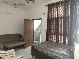 Bedroom in 2 BHK Builder Floor at Ashoka Enclave Faridabad, Sector 34 – for Rent