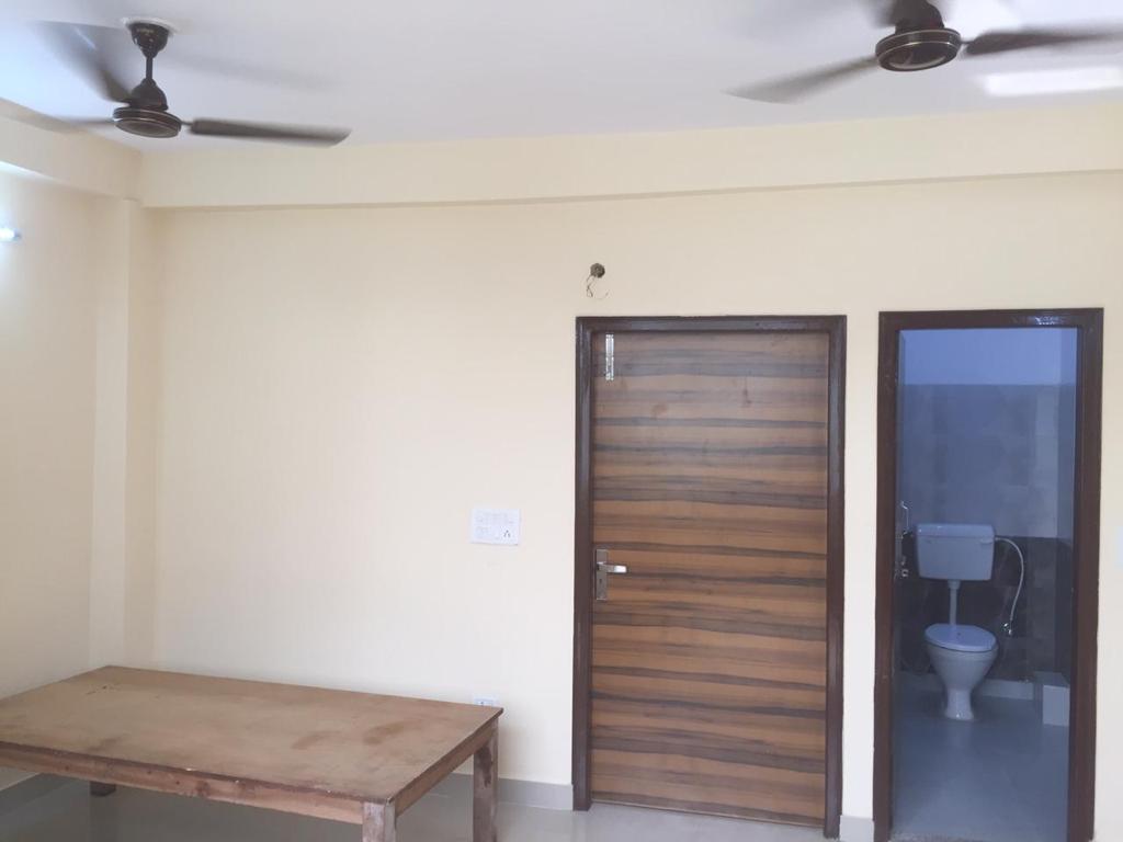 1.5 BHK Builder Floor For Sale in Patpar Ganj Opp Adc Lab P