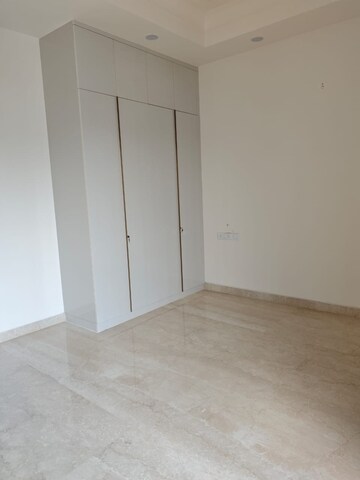 Room in 3 BHK Builder Floor at Chittaranjan Park – for Rent