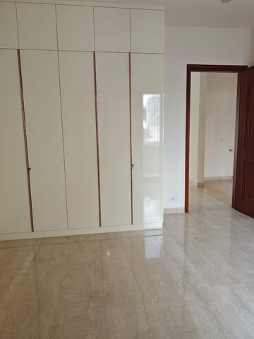 Room in 3 BHK Builder Floor at Chittaranjan Park – for Rent