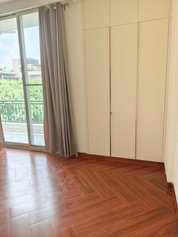 Room in 3 BHK Builder Floor at Chittaranjan Park – for Rent