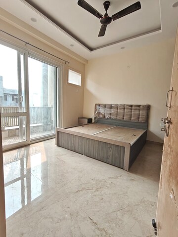 Kitchen in 2 BHK Builder Floor at Sector 40 – for Rent