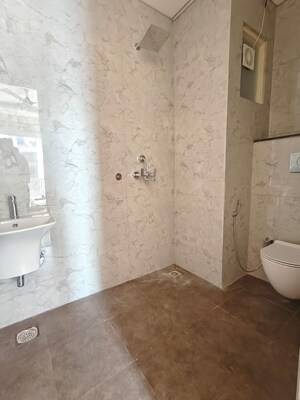 Bathroom in 2 BHK Builder Floor at Sector 40 – for Rent