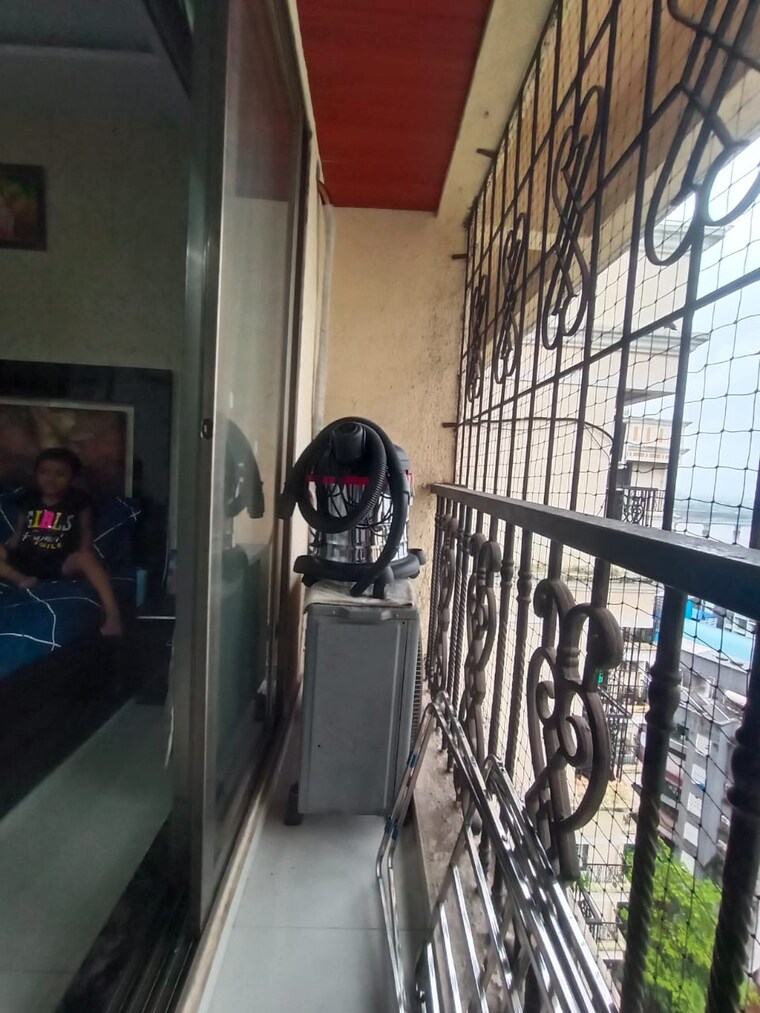 Balcony, mayurs-nature-glory 2.5 Bedroom 1000 Sq.Ft. Apartment In Kalwa Thane 9420606