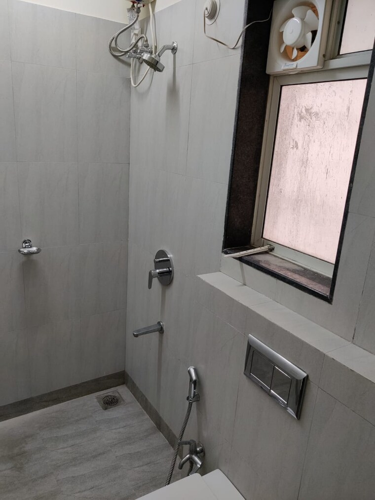 Bathroom, chembur 2 Bedroom 975 Sq.Ft. Apartment In Chembur Mumbai 9420630