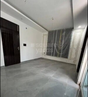 Room in 2 BHK Apartment at Paras Tierea, Sector 137 – for Rent