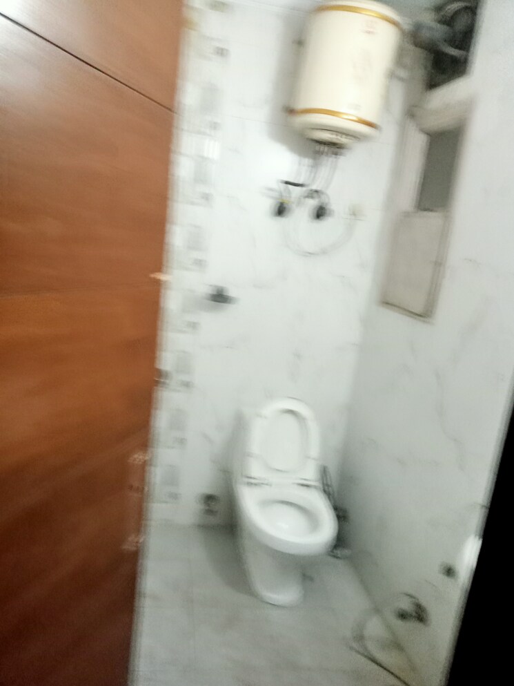 Bathroom, maidan garhi 1 Bedroom 450 Sq.Ft. Builder Floor In Maidan Garhi Delhi 9420808