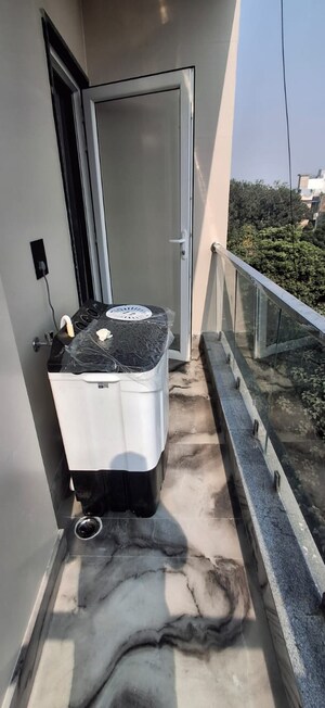 Master Bedroom in 2 BHK Builder Floor at Subhash Nagar – for Rent