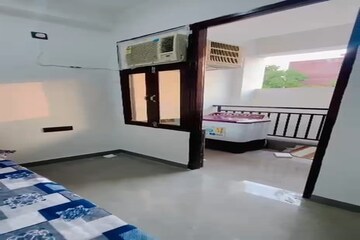 Parking in 1 RK Builder Floor at Chattarpur – for Rent