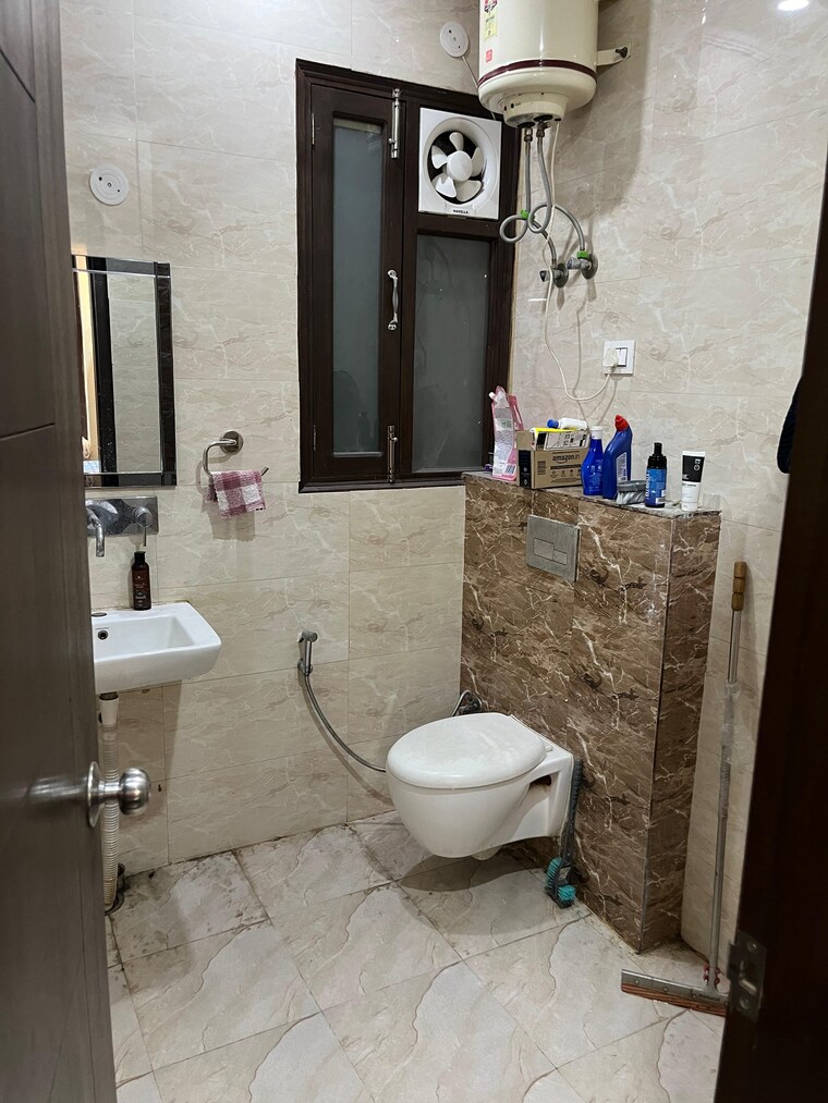 Bathroom, sector 85 3 Bedroom 1510 Sq.Ft. Builder Floor In Sector 85 Faridabad 9421060