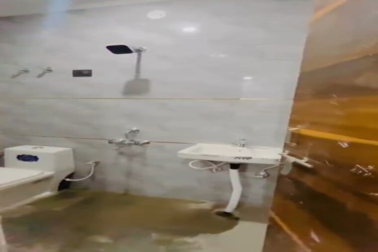 Bathroom, chattarpur 1 RK 445 Sq.Ft. Builder Floor In Chattarpur Delhi 9420897