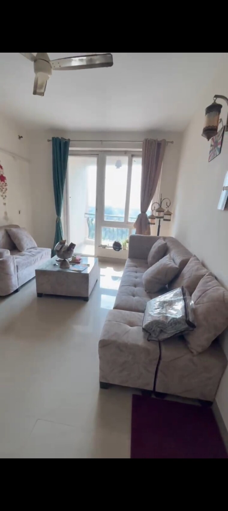 Living Room, antriksh-golf-view 4 Bedroom 2825 Sq.Ft. Apartment In Sector 78 Noida 9420812