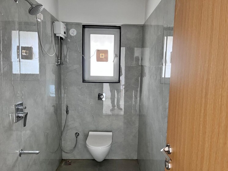 Bathroom, vaibhav-queens-park 2 Bedroom 730 Sq.Ft. Apartment In Chembur Mumbai 9420840