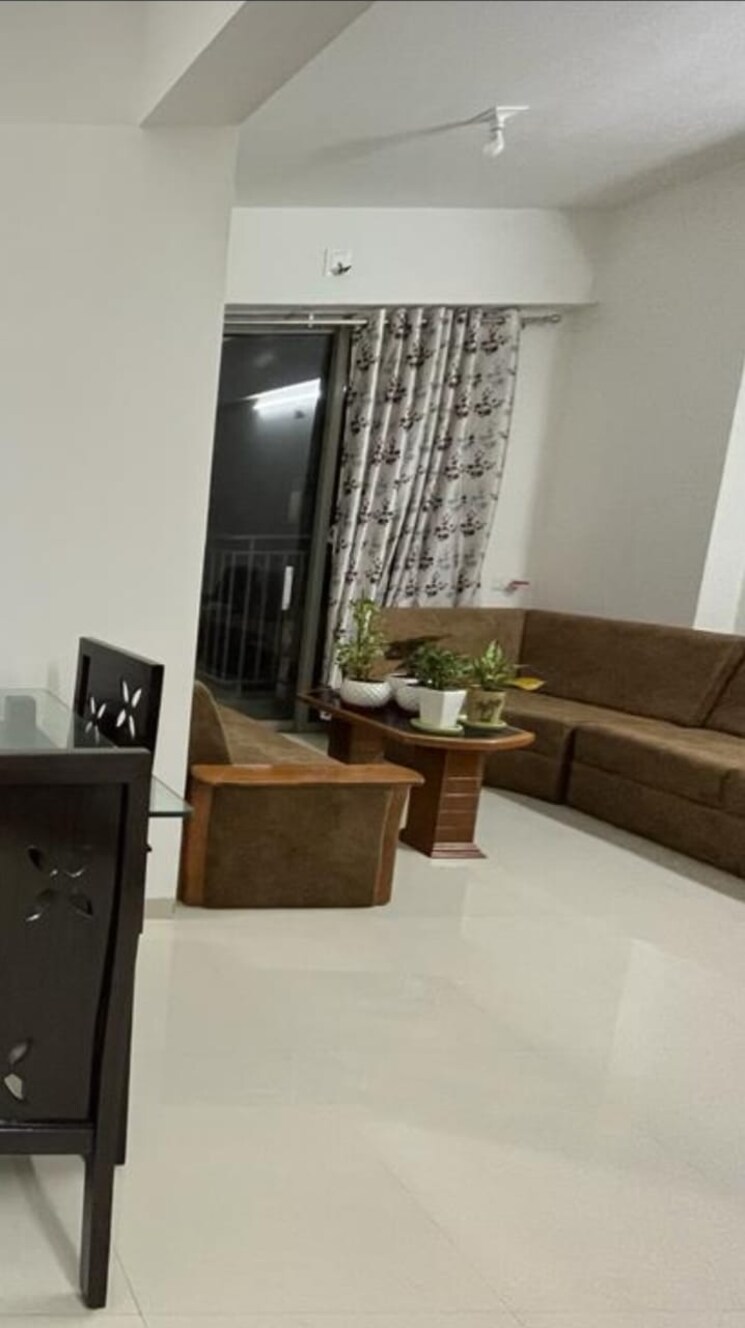 Living Room, vishwanath-samam 3 Bedroom 1500 Sq.Ft. Apartment In Shela Ahmedabad 9420828