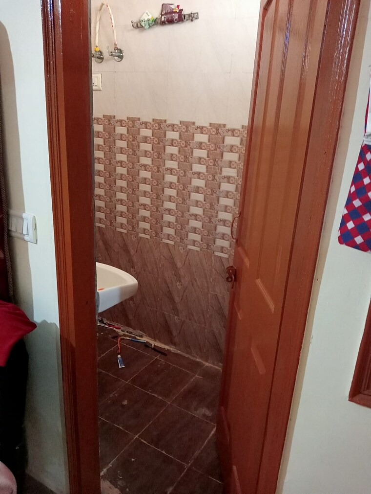 Bathroom, mahindra enclave 2 Bedroom 900 Sq.Ft. Builder Floor In Mahindra Enclave Ghaziabad 9420904