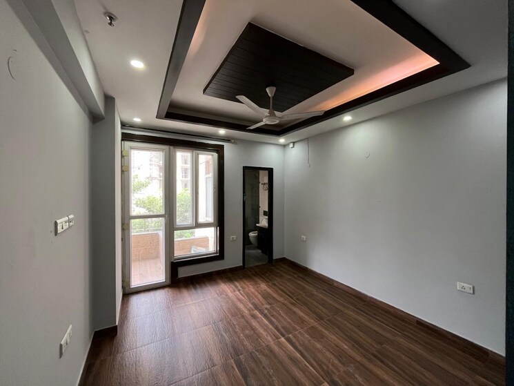 Room, sector 57 3 Bedroom 2700 Sq.Ft. Apartment In Sector 57 Gurgaon 9420905