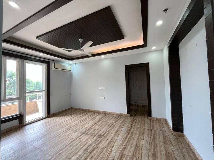 Room, sector 57 3 Bedroom 2700 Sq.Ft. Apartment In Sector 57 Gurgaon 9420905