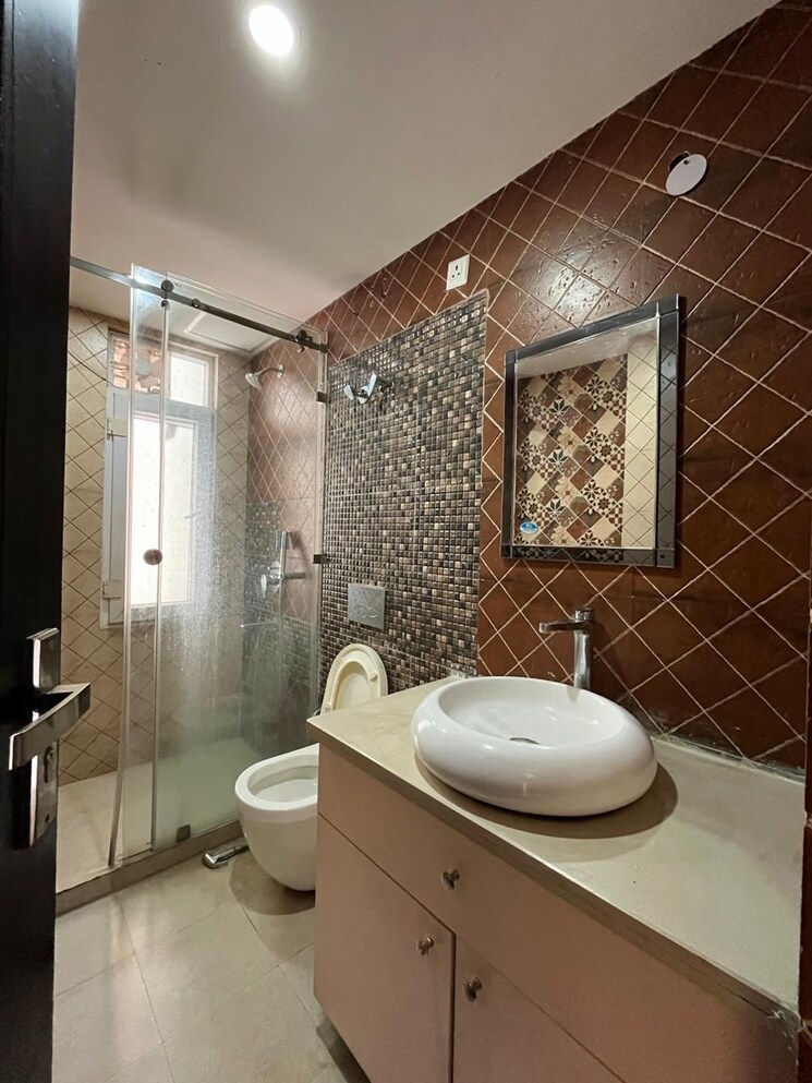 Bathroom, sector 57 3 Bedroom 2700 Sq.Ft. Apartment In Sector 57 Gurgaon 9420905
