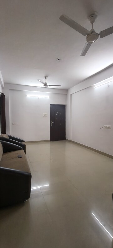 Room in 2 BHK Apartment at New Khapri – for Rent
