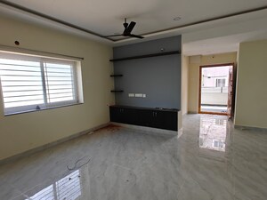 Room in 3 BHK Apartment at Mahadevpur Colony – for Rent